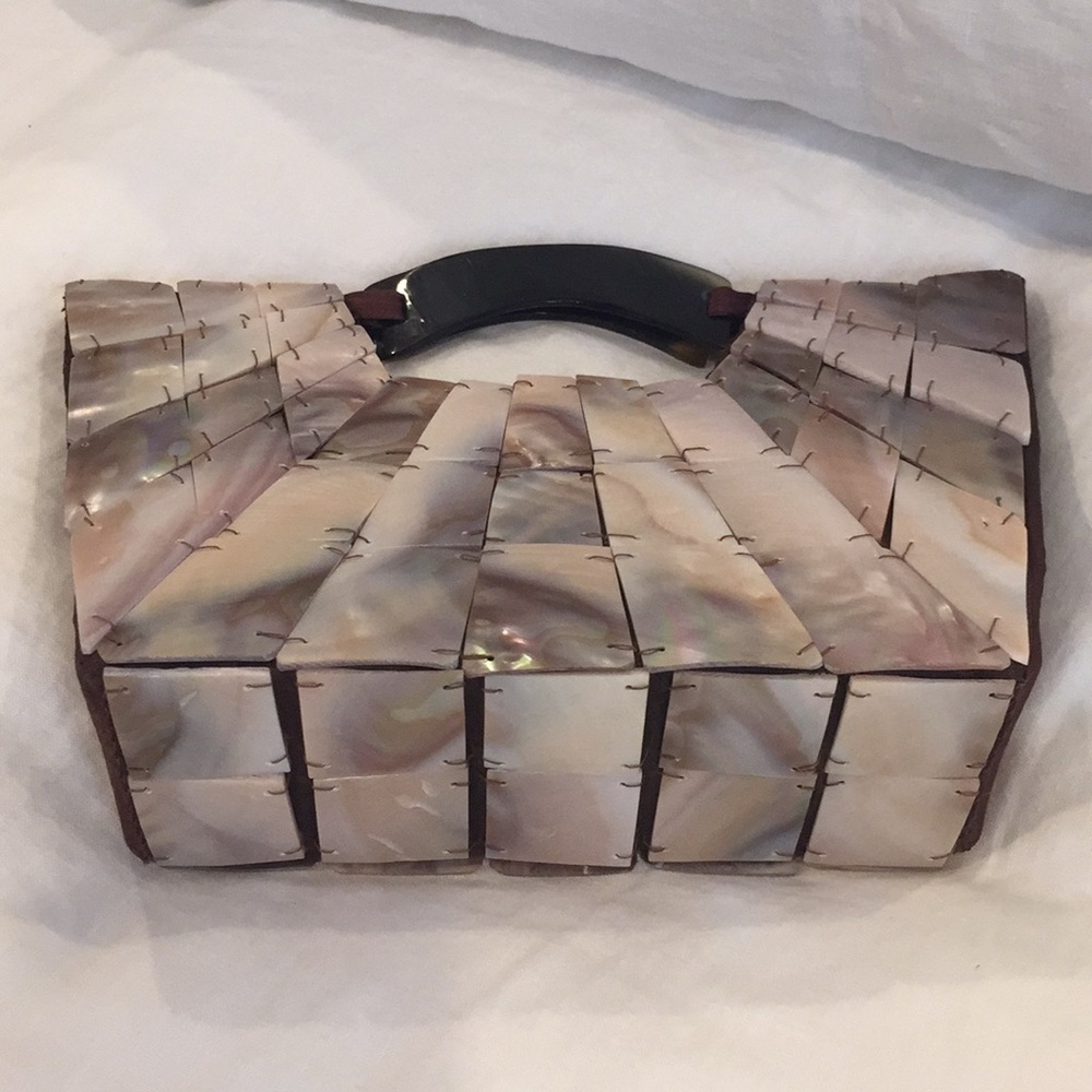 Shell Purse - Picture 3 of 4